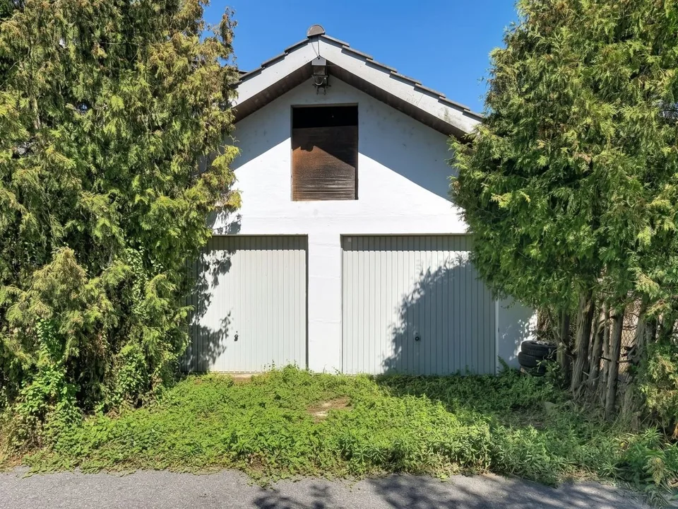 PAYERNE - sehr großes Haus zur kompletten Renovierung auf großem Grundstück in Wohngebiet – Foto 5 von 7
