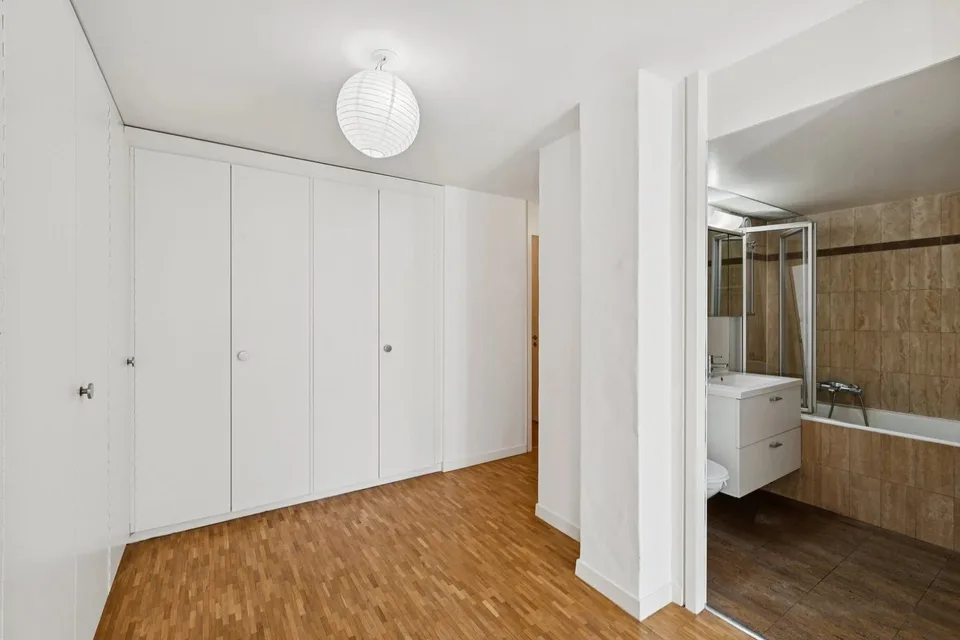 PLEIN CENTRE DE GENÈVE ? RUES BASSES ? ÉLÉGANT DUPLEX AVEC ASCENSEUR – photo 10 sur 13