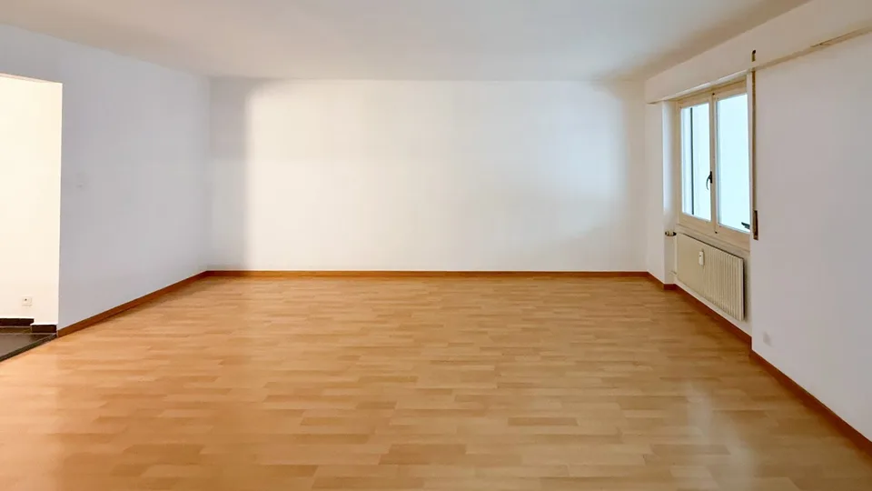 Grosszügige Wohnung mit Wintergarten – Foto 8 von 9