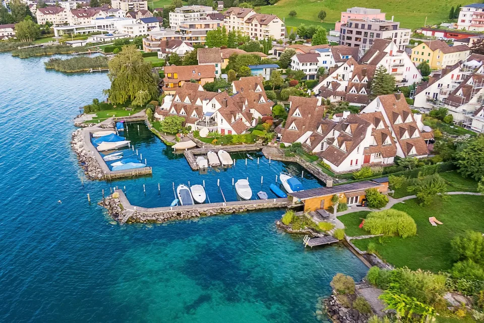 Vivre sur le lac de Zurich avec un emplacement de bateau privé – photo 2 sur 13