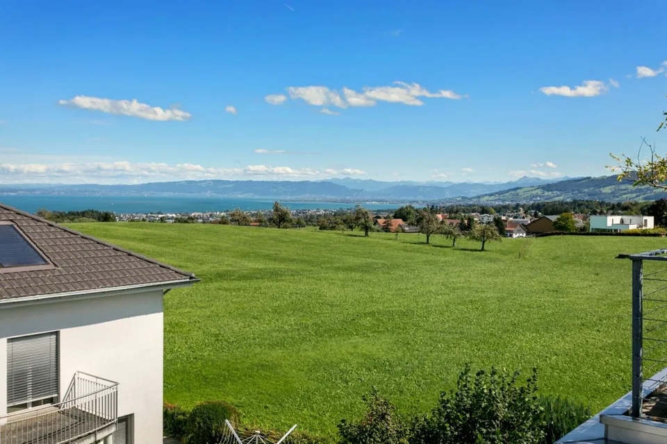Bonheur familial avec vue sur le lac - Maison moderne de 5,5 pièces avec vue sur le lac à Freidorf – photo 18 sur 29