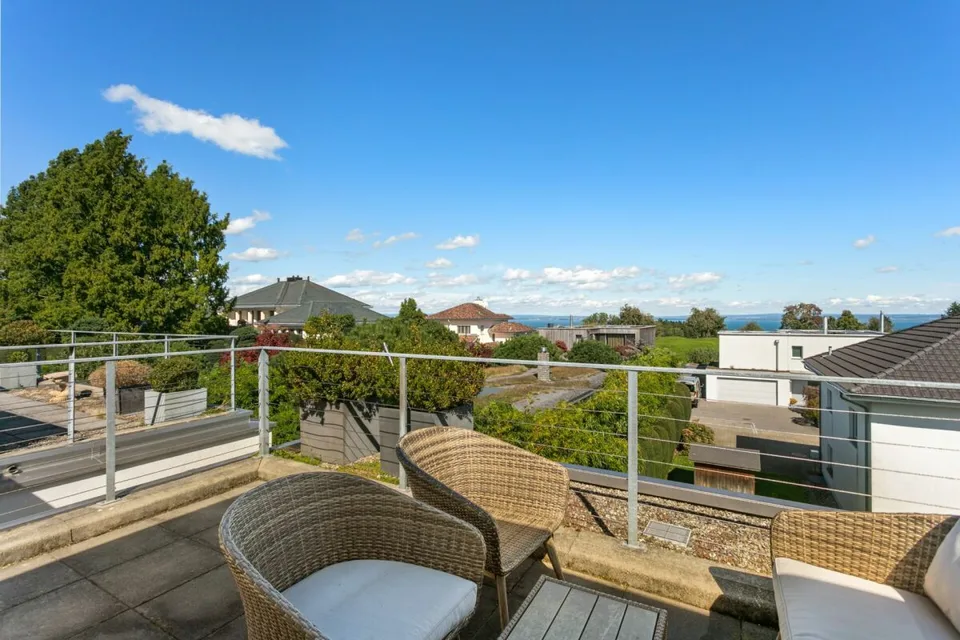 Bonheur familial avec vue sur le lac - Maison moderne de 5,5 pièces avec vue sur le lac à Freidorf – photo 25 sur 29