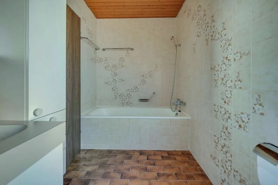5.5-Zimmer-Reiheneckhaus mit Garten, Garage und drei Abstellplätzen - Hausmattstrasse 2 + 6b, Ittigen – Foto 9 von 11