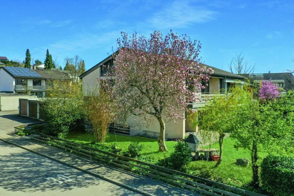 5.5-Zimmer-Reiheneckhaus mit Garten, Garage und drei Abstellplätzen - Hausmattstrasse 2 + 6b, Ittigen – Foto 2 von 11