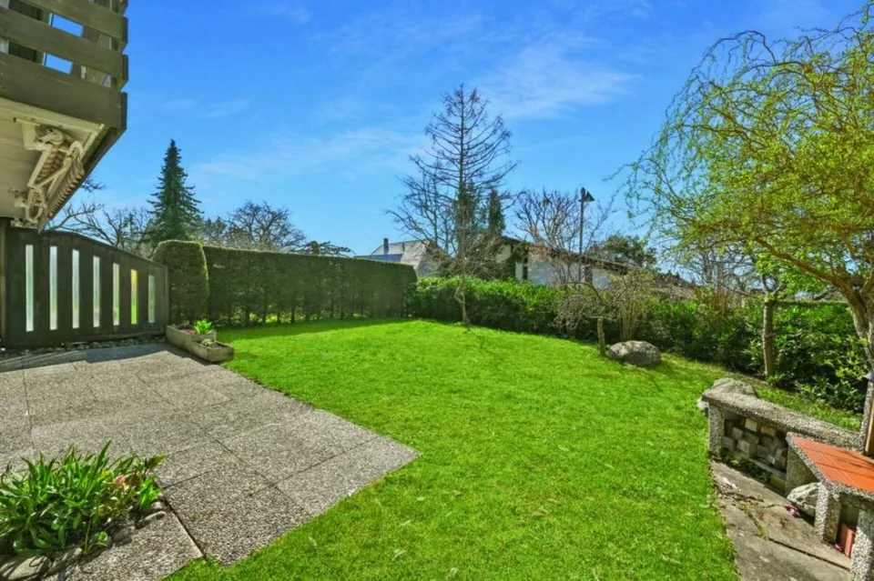 5.5-Zimmer-Reiheneckhaus mit Garten, Garage und drei Abstellplätzen - Hausmattstrasse 2 + 6b, Ittigen – Foto 11 von 11