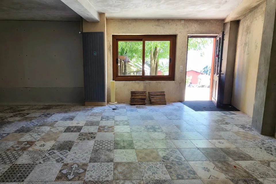 Immeuble plurifamilial avec deux appartements et espace commercial – photo 14 sur 15