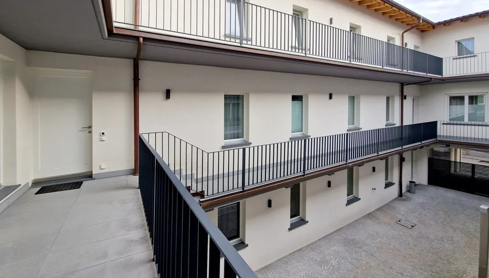 Élégant appartement 3,5 pièces dans une cour méticuleusement rénovée. – photo 15 sur 17
