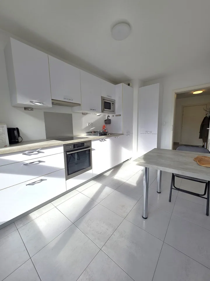 3-room apartment of 73.39m² – photo 4 of 8