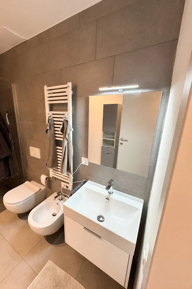 Elegante attico 3,5 avec terrasse de 70 m² au cœur de Bellinzona – photo 17 sur 19