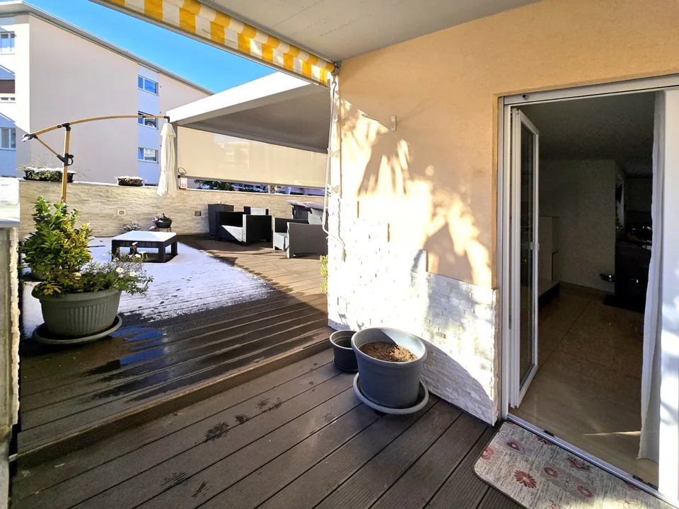 Appartement raffiné 4,5 pièces, complètement rénové avec terrasse et cheminée. – photo 14 sur 16