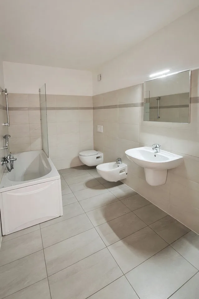 Casa contigua 5,5 locali con terrazza vista lago e giardino a Lopagno – foto 18 di 23