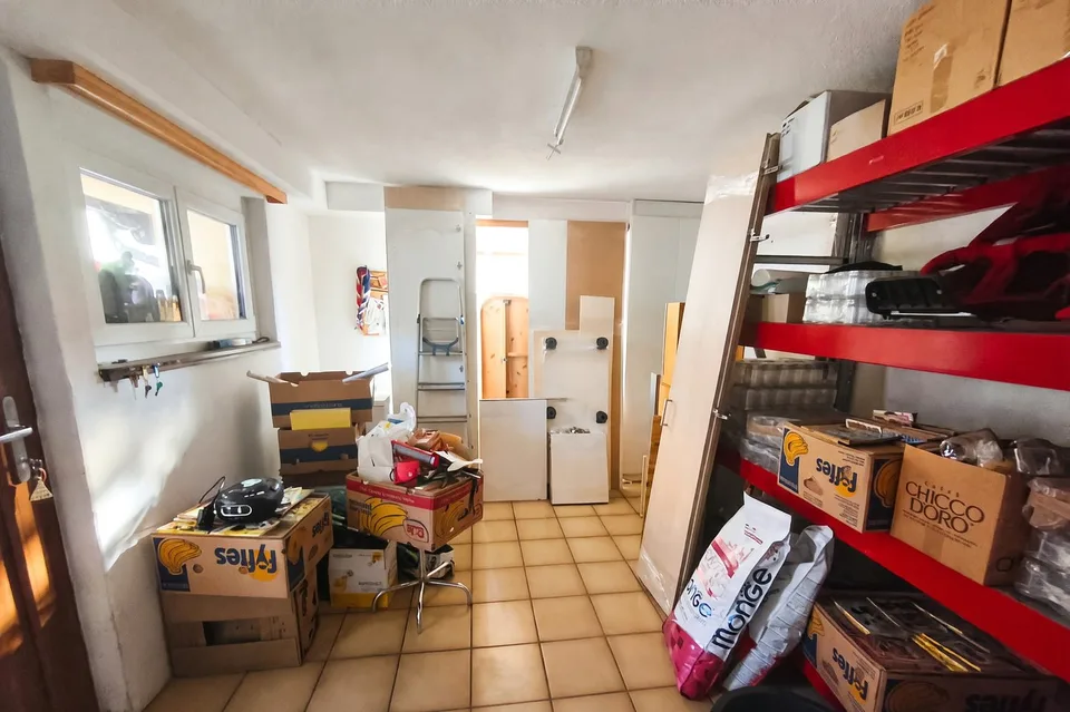 Schöne 5,5-Zimmer-Villa mit großem Garten und Grotte mit Kamin – Foto 15 von 15