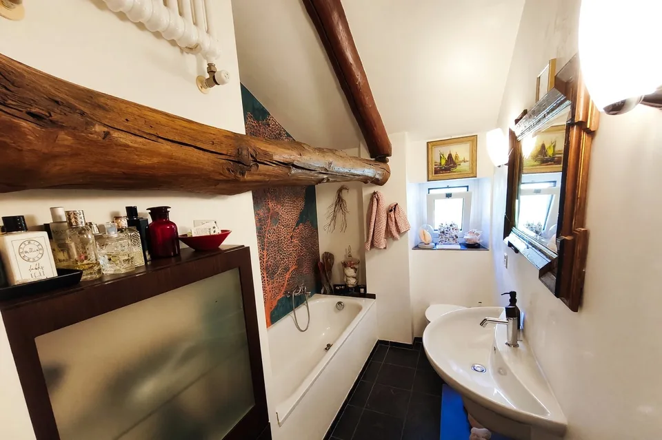 Zweifamilienhaus mit 7 Zimmern und Garten in Davesco renoviert – Foto 21 von 24