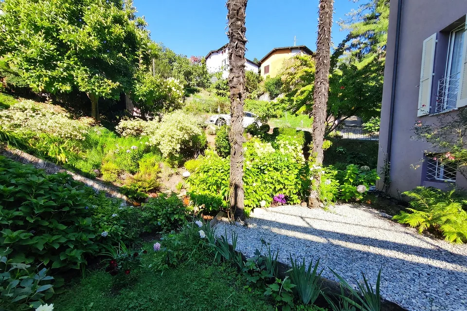 Zweifamilienhaus mit 7 Zimmern und Garten in Davesco renoviert – Foto 23 von 24