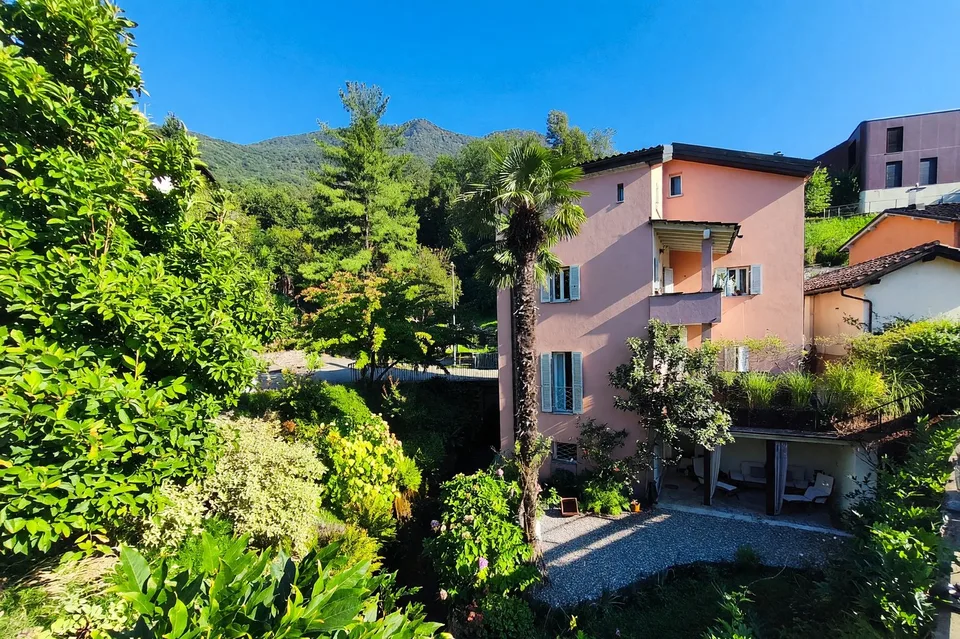 Zweifamilienhaus mit 7 Zimmern und Garten in Davesco renoviert – Foto 22 von 24