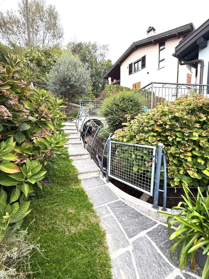 Maison unifamiliale de 6,5 pièces avec jardin, rénovée et de standing moyen à élevé. – photo 15 sur 23