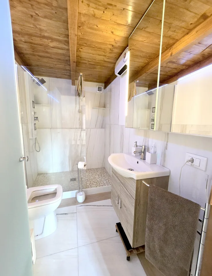 Belle maison de noyau rénovée 3,5 et 2,5 avec de beaux extérieurs – photo 13 sur 14
