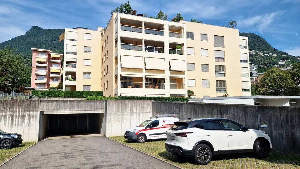 Bel appartement 3,5 pièces dans un quartier résidentiel avec terrasse panoramique couverte. – photo 16 sur 17