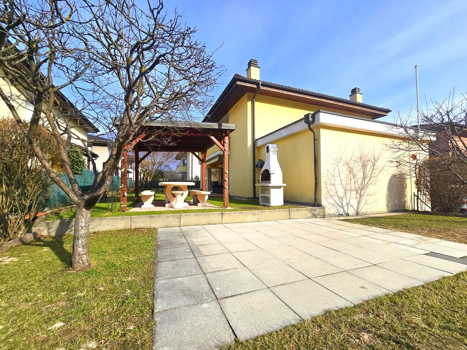 Merveilleuse villa avec jardin, 6 pièces et cheminée – photo 14 sur 19