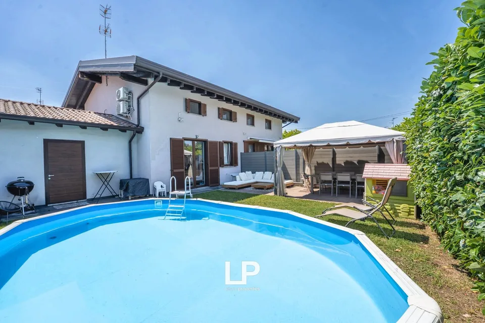 Villetta bifamiliare con giardino a Sesto Calende – foto 10 di 13