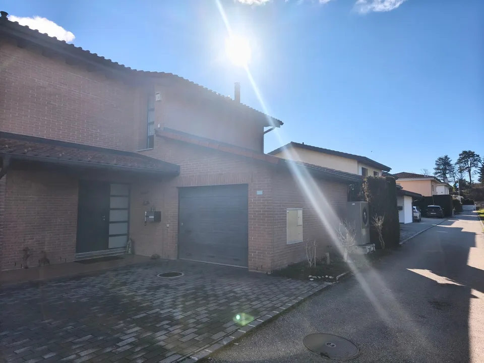 Villa de 5,5 pièces avec piscine chauffée, jardin privé et grands espaces – photo 18 sur 18