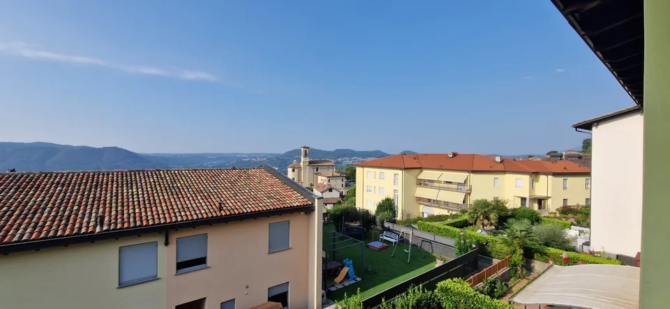 Grande maison mitoyenne 6,5 avec terrasse panoramique et jardins – photo 15 sur 21
