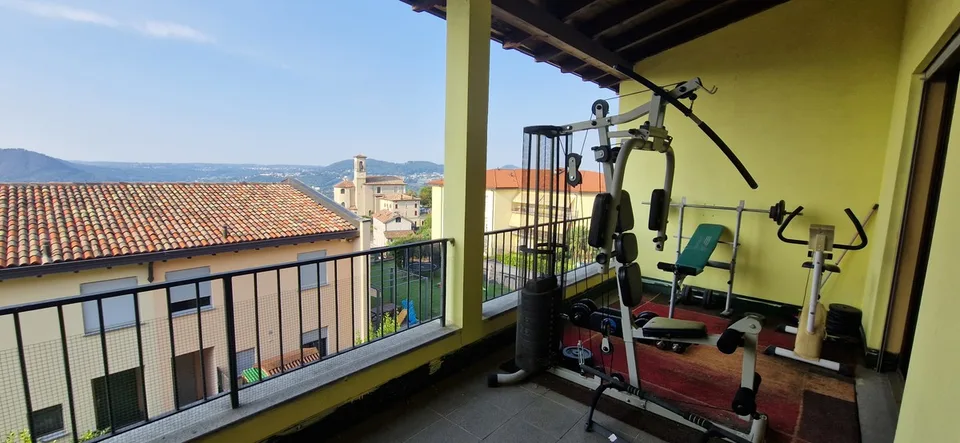Grande maison mitoyenne 6,5 avec terrasse panoramique et jardins – photo 16 sur 21