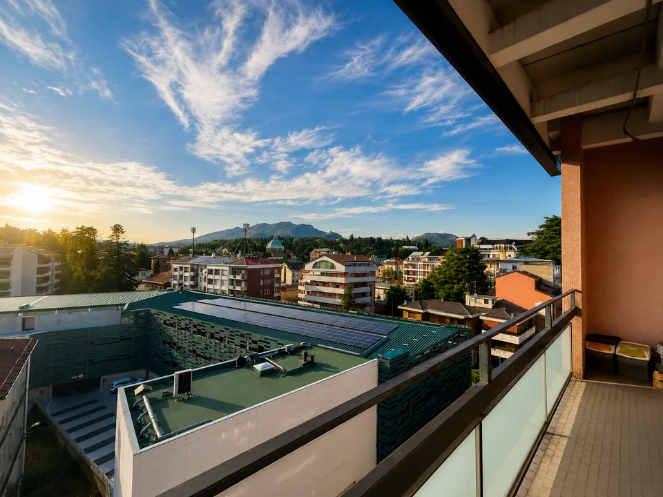 Helles 3.5-Zimmer-Apartment mit Balkon in Varese – sofort verfügbar – Foto 6 von 10