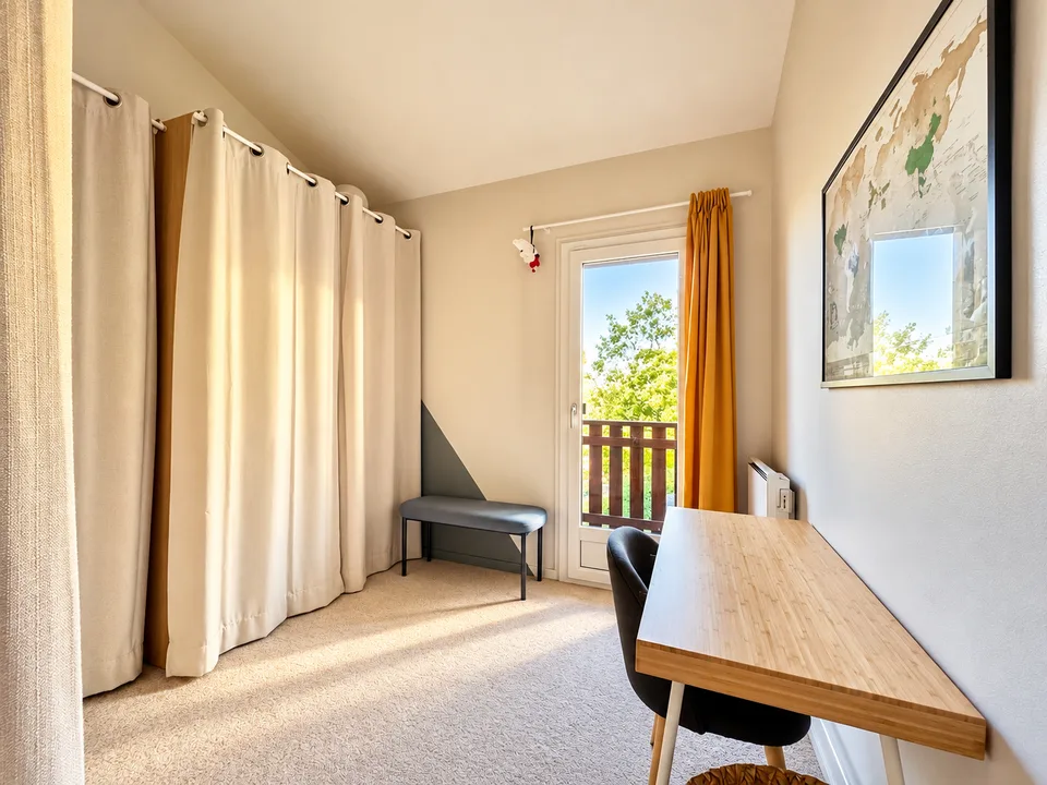ANNECY-LE-VIEUX CHARMANTE MAISON FAMILIALE, 4 CHAMBRES, JARDIN ET TERRASSE – photo 12 sur 13