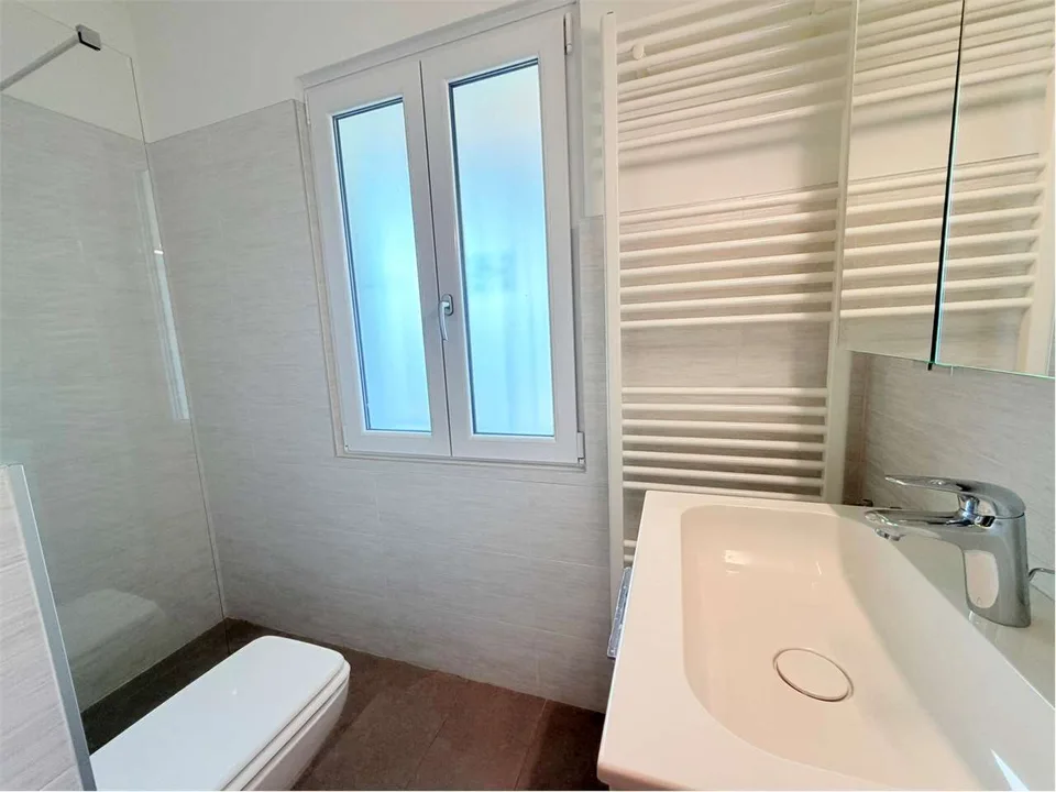 Single-family house in good condition, near the beach, with – photo 13 of 13