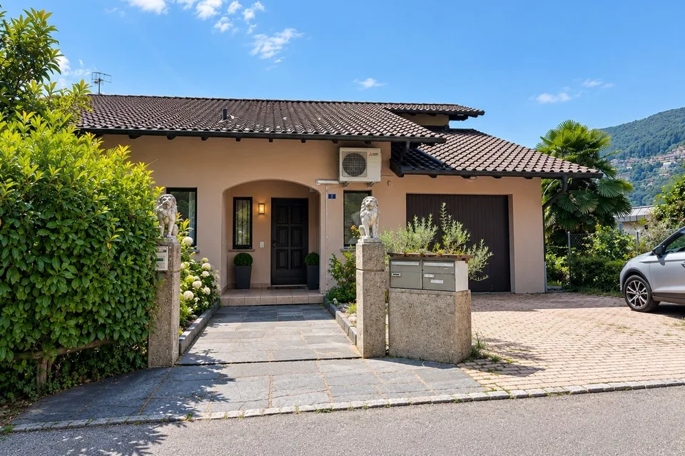 Maison multifamiliale aux mille possibilités avec vue sur le lac et jardin – photo 10 sur 12