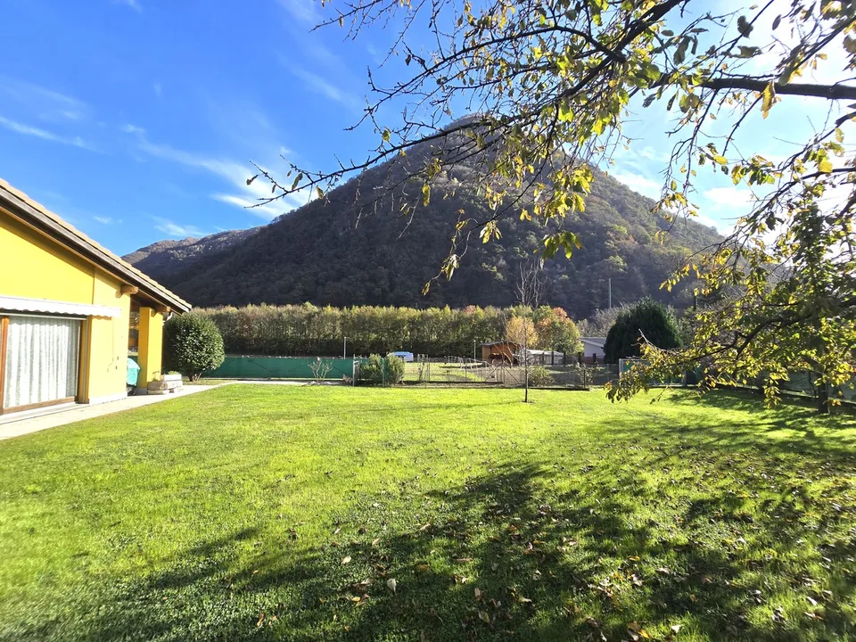 Superbe villa 5,5 pièces avec grand jardin dans un environnement verdoyant. – photo 16 sur 17