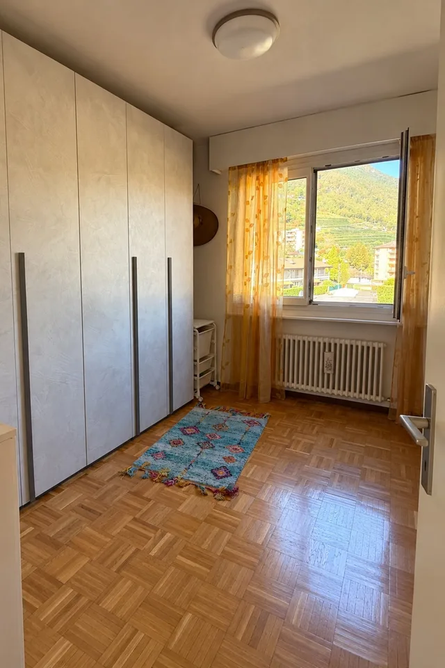 Appartement lumineux 3,5 pièces avec vue panoramique, cuisine rénovée et balcon – photo 8 sur 14