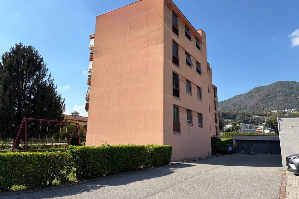 Appartement lumineux 3,5 pièces avec vue panoramique, cuisine rénovée et balcon – photo 14 sur 14