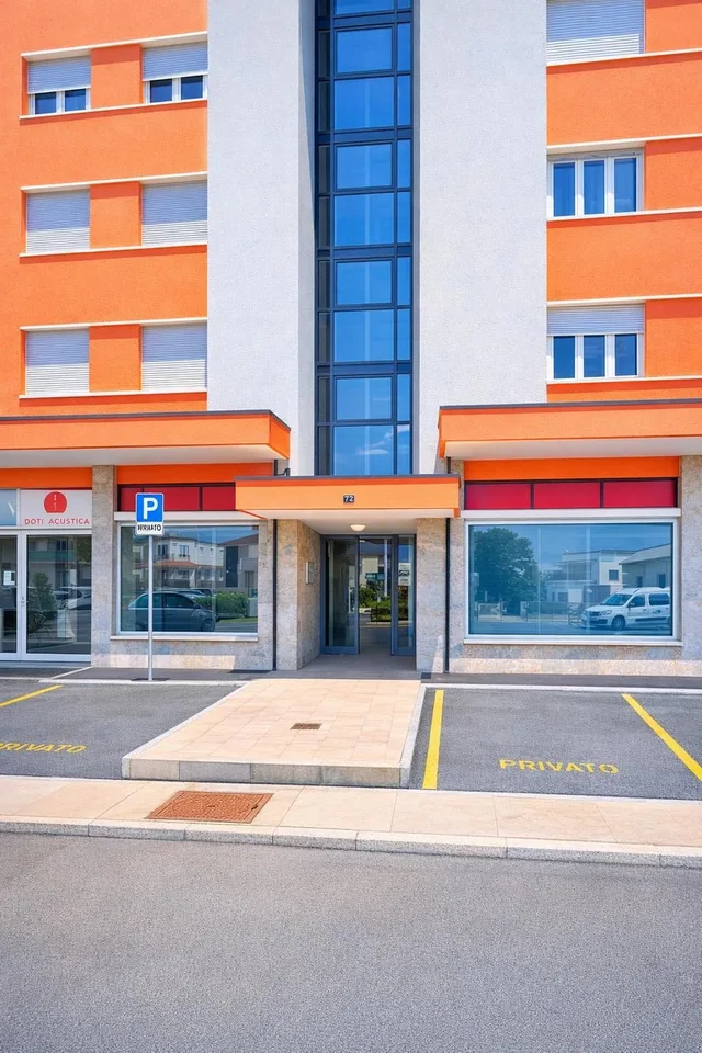 Sixième étage 4,5 rénové avec très grande terrasse panoramique – photo 16 sur 18