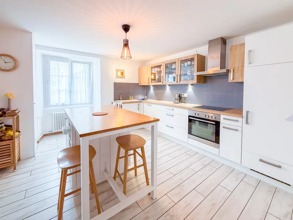Renovierte Dorfvilla im Herzen von Bonvillars mit Garage – Foto 5 von 13