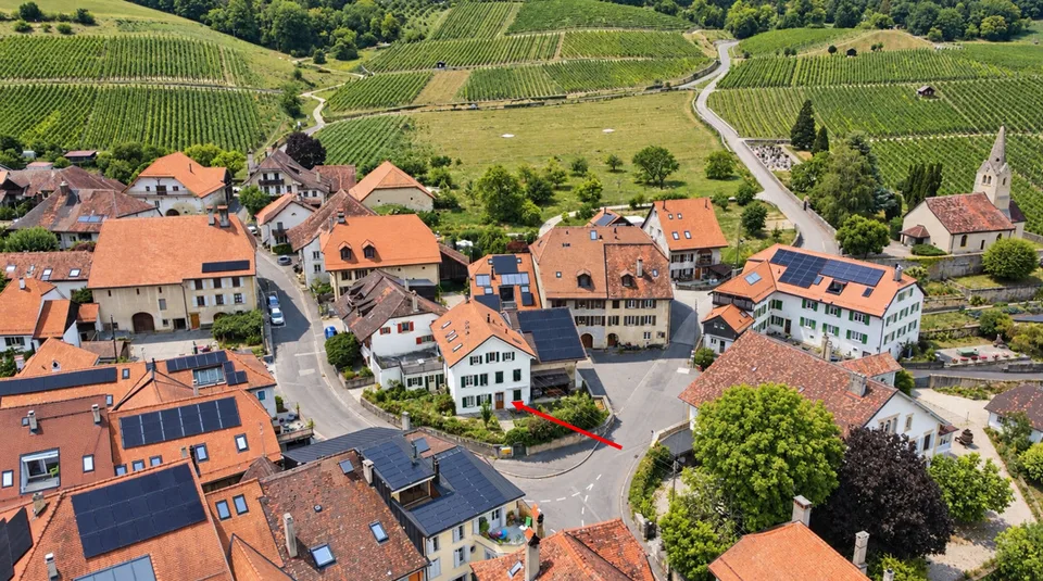 Renovierte Dorfvilla im Herzen von Bonvillars mit Garage – Foto 4 von 13