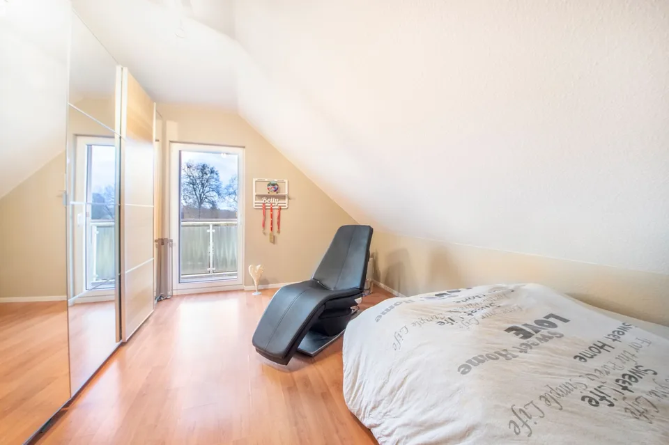Freistehendes 5.5-Zimmer-Einfamilienhaus mit unschlagbar tiefen Energiekosten – photo 10 sur 13