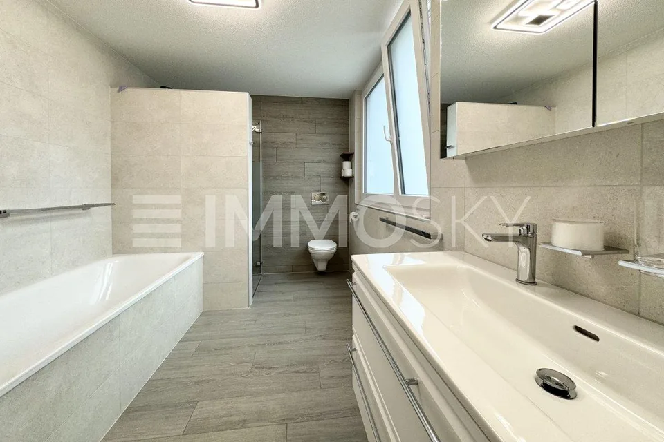 Geräumige moderne Villa mit hochwertigen Materialien – Foto 8 von 12