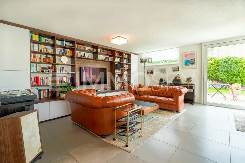 Geräumige moderne Villa mit hochwertigen Materialien – Foto 4 von 12
