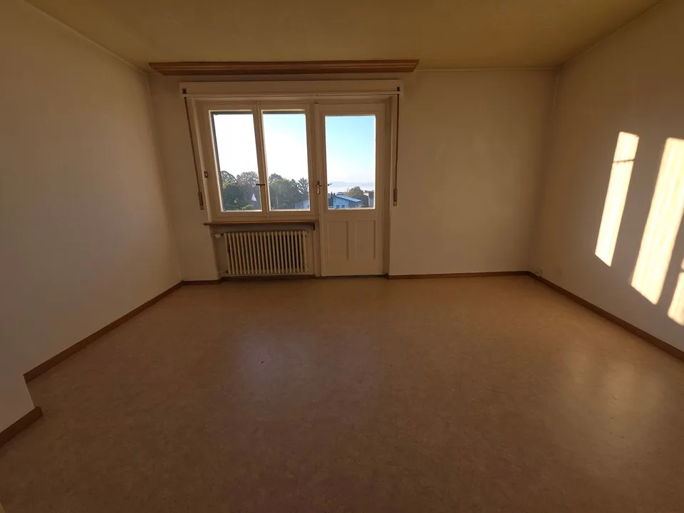 Charming 4-room old building apartment on Alpenstrasse in Grenchen – photo 5 of 10
