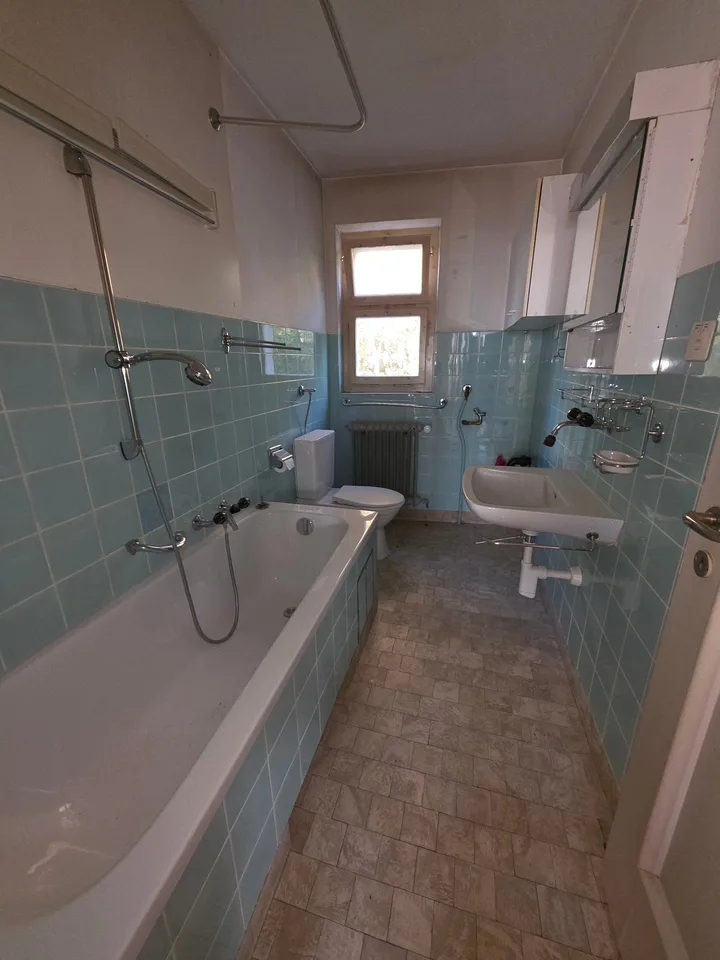 Charming 4-room old building apartment on Alpenstrasse in Grenchen – photo 10 of 10