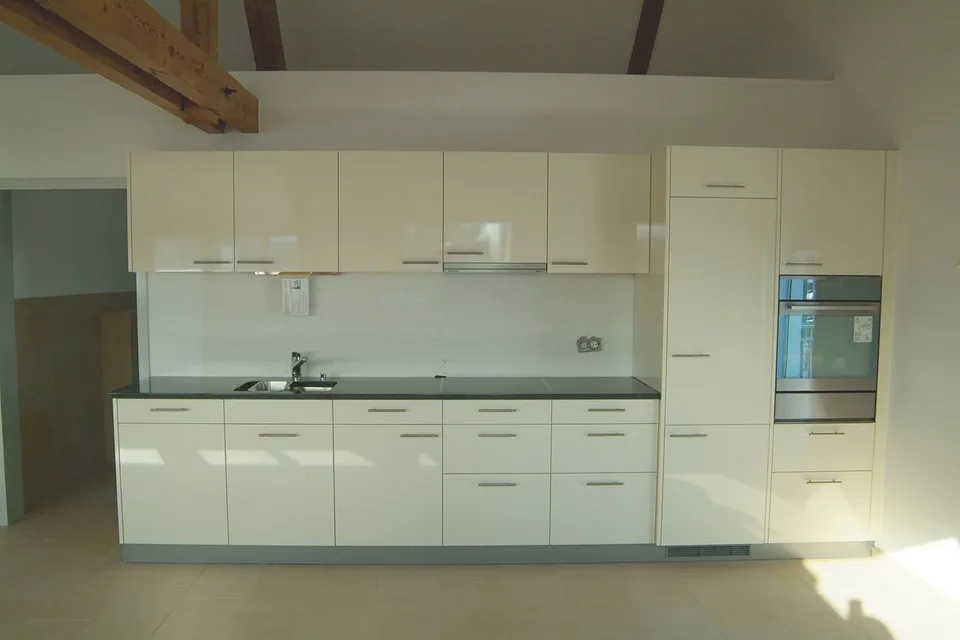 offene Dachwohnung am Dorfrand, im Grünen – Foto 6 von 9