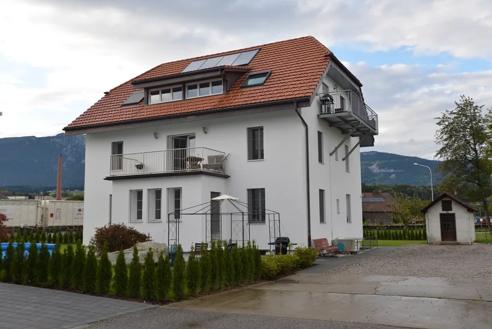 offene Dachwohnung am Dorfrand, im Grünen – Foto 2 von 9