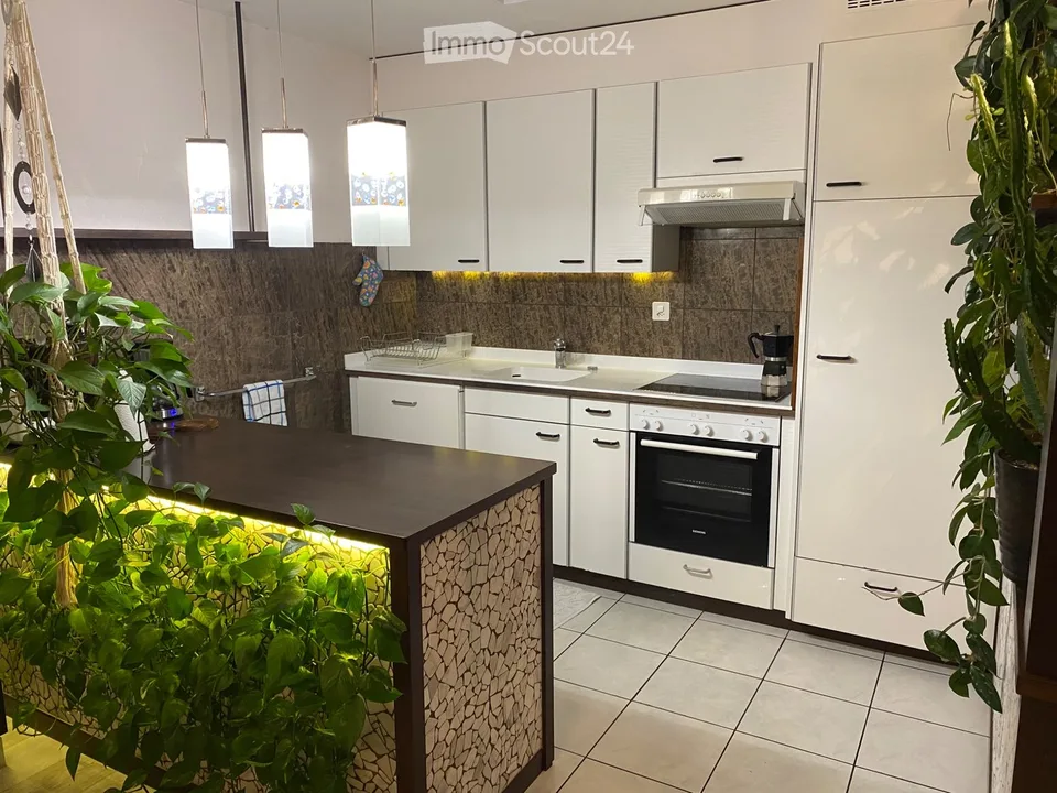 Dachwohnung 3,5 in Monthey mit Parkplatz und Nebenkosten – Foto 2 von 5