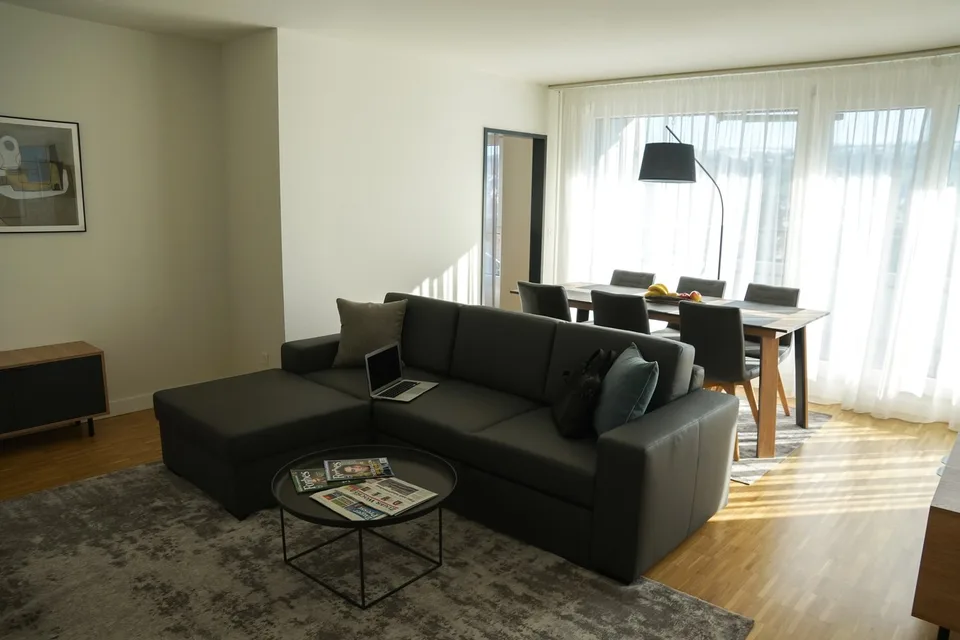 Exklusive möblierte 3.5 Zimmer Stadtwohnung nahe Bahnhof Zug – foto 8 di 13