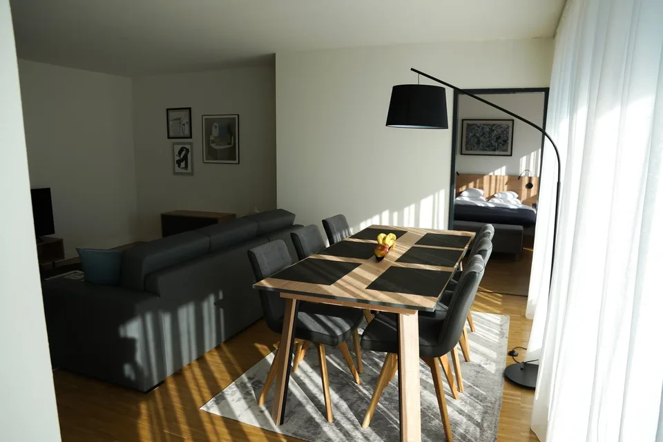 Exklusive möblierte 3.5 Zimmer Stadtwohnung nahe Bahnhof Zug – foto 5 di 13