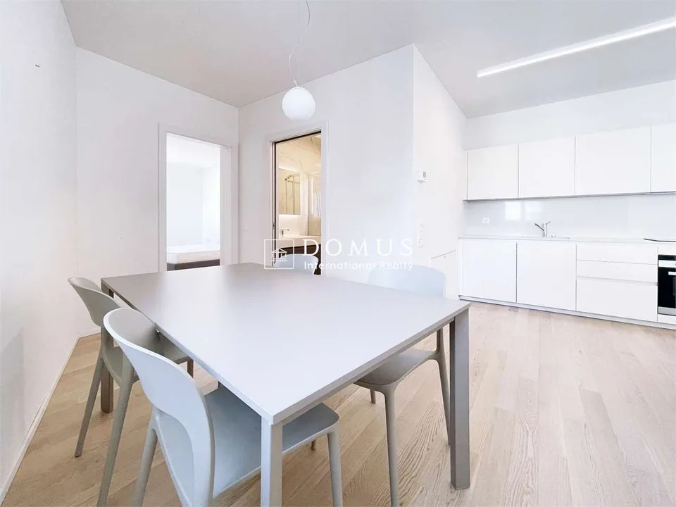 Zentrale 2.5-Zimmer-Wohnung mit Seeblick – Foto 5 von 9