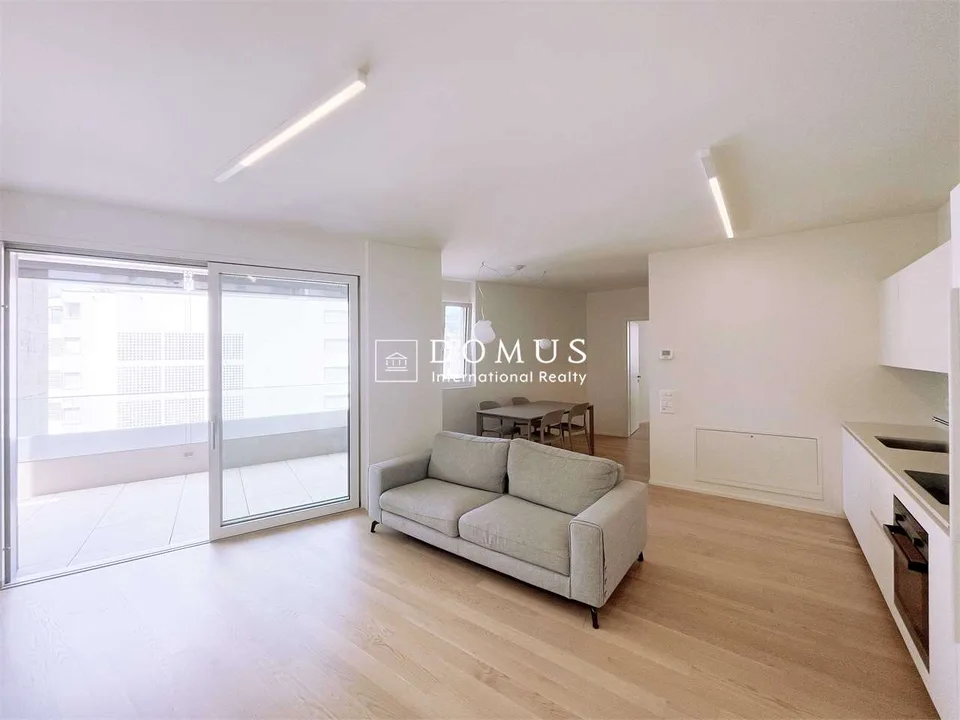 Zentrale 2.5-Zimmer-Wohnung mit Seeblick – Foto 2 von 9