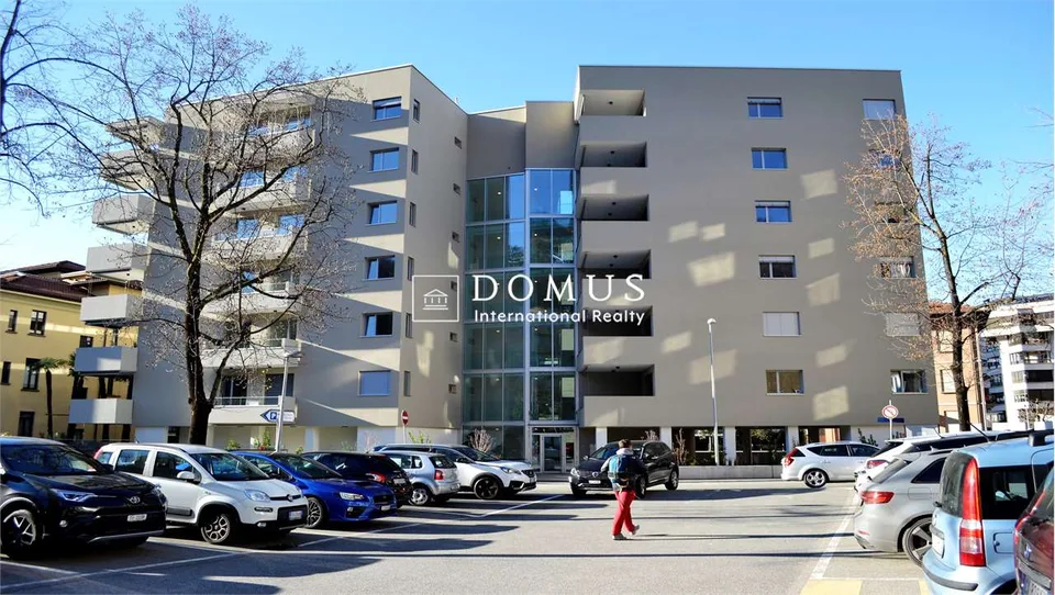 Zentrale 2.5-Zimmer-Wohnung mit Seeblick – Foto 8 von 9